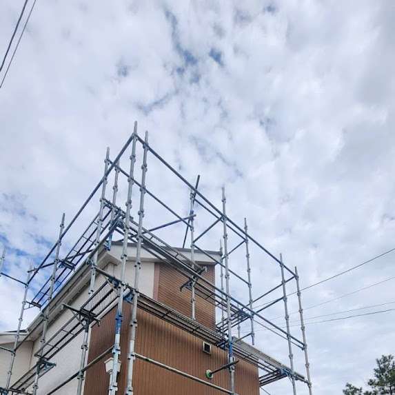 屋根塗装工事・葺き替え・カバー工法の違いは？メリット・デメリットを紹介