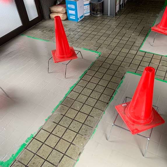 【共用部改修工事】長尺シート・タキステップ施工で安全性と美観を向上（東京都葛飾区）